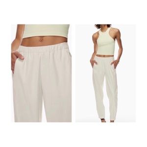 Aritzia Babaton Dexter Linen Pants in Matte Pearl